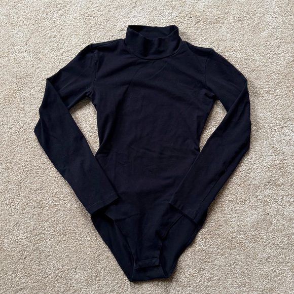 Style Addict Black Open-Back Bodysuit - Picture 3 of 9